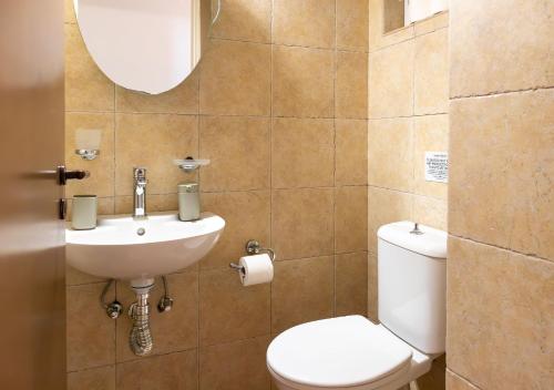 Ένα μπάνιο στο Anemelo luxury apartment with sea view!