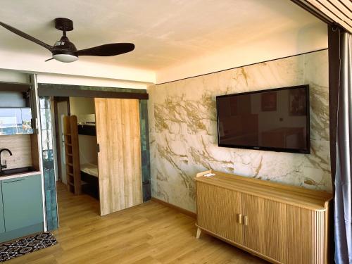 Grand studio neuf vue magnifique