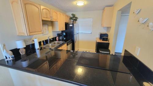 Η κουζίνα ή μικρή κουζίνα στο 410 - Fourth Floor 1/1 Sleeps 2