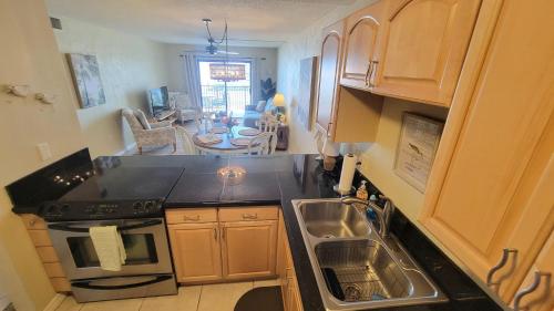 Η κουζίνα ή μικρή κουζίνα στο 410 - Fourth Floor 1/1 Sleeps 2