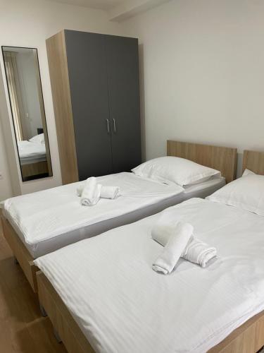 Una cama o camas en una habitación de Dea sobe