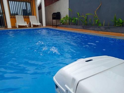 Kolam renang di atau dekat dengan House Private Pool with Car in option