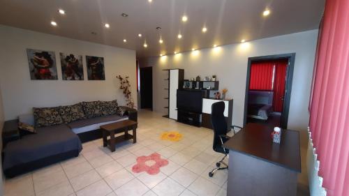 Spacious, modern condo in new villa - sleeps 6