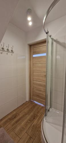 Un baño de Bez Pośpiechu Mazury