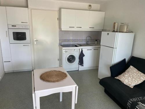 T1 Familial avec Terrasse, Piscine, Plage à 6 Min à Pied et Aqualand à 2 Min photo 9