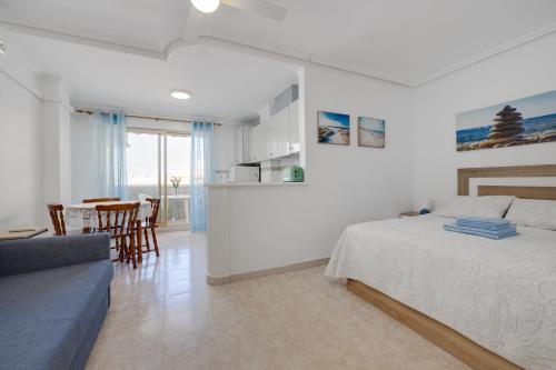 Postel nebo postele na pokoji v ubytování Studio RELAX playa del Cura, Felix Rodriguez 3