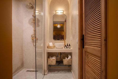 Koupelna v ubytování Riad Tassili Boutique