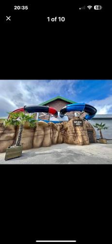 Gambar di galeri bagi P&T's home from home, PLATINUM Spacious Lodge di Rhyl