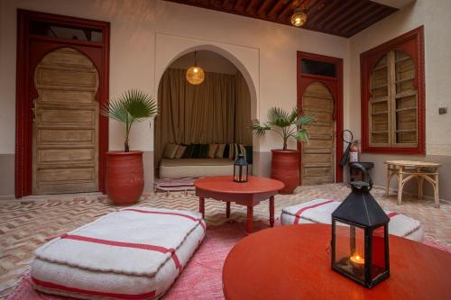 Postel nebo postele na pokoji v ubytování Riad Tassili Marrakech