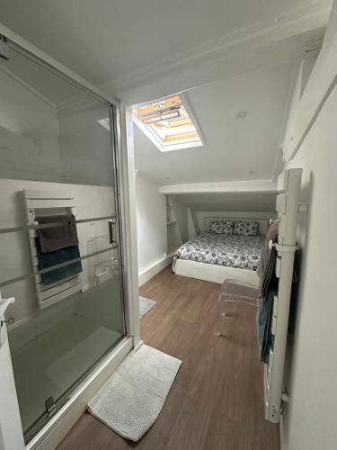 Photo de la galerie de l'établissement Appartement sans vis à vis à 100m place du marché, à Saint-Germain-en-Laye