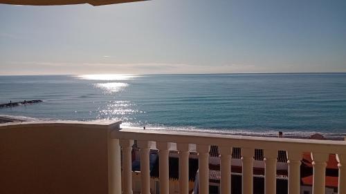 vistas panoranicas al mar desde su terraza