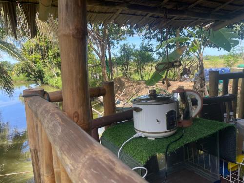 Vista de un río cerca de este campamento