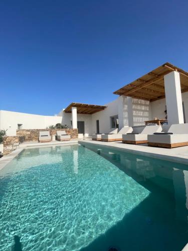 Saliagos villas complex with private pools