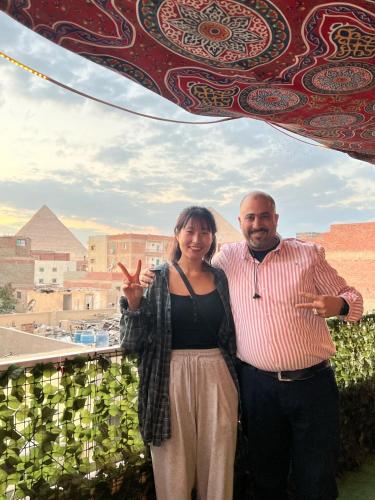 Huéspedes de Jana Pyramids view inn