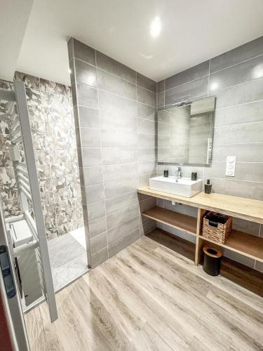 Ένα μπάνιο στο Chambres d'hôtes Ferme LAPINE
