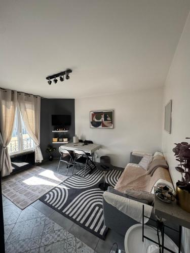 Modern 1BR by Paris Courthouse