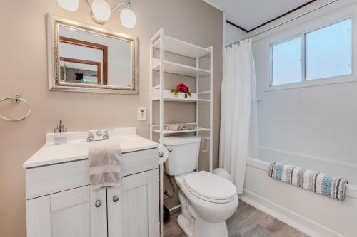 Ένα μπάνιο στο Affordable Sauble Beach Getaway