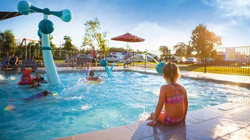 Bazén v ubytování Ingenia Holidays Rivershore nebo v jeho okolí