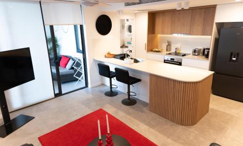 New City Condo with Brisbane River View & Parking