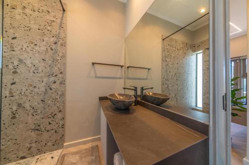 Фотография из галереи Cottage 4 - Leo Sky Farm в городе Simondium