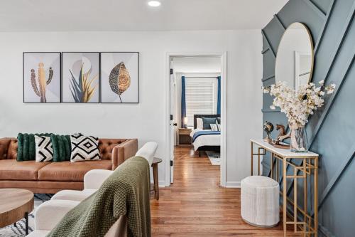 Χώρος καθιστικού στο NYC 20min, Sleeps 10, Free Parking, Patio