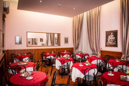 Restaurace v ubytování Hotel Emmaus