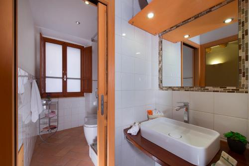 Kamar mandi di Casa Stampaxi