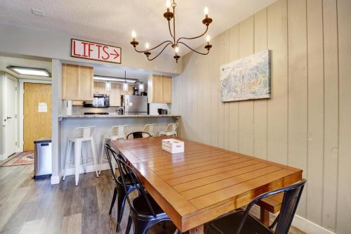 Η κουζίνα ή μικρή κουζίνα στο CM325 - 29 Copper Mtn Inn 2Br 2Ba condo