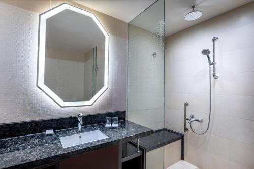 Koupelna v ubytování Marriott Hotel Jabal Omar Makkah