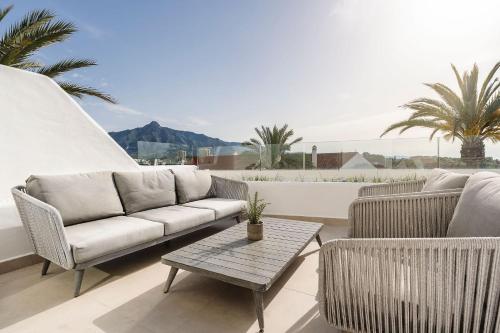 5 BR Luxury apt w Pool, garage and amazing views