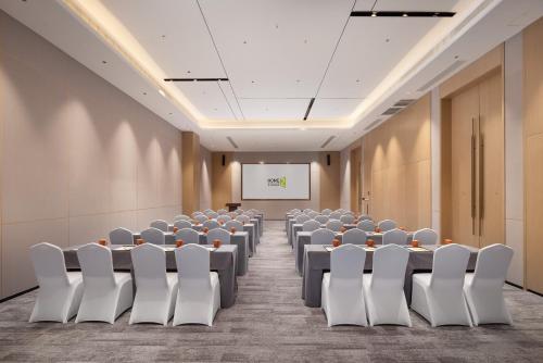 Kawasan bisnes dan/atau bilik persidangan di Home2 Suite by Hilton Ningbo Yinzhou