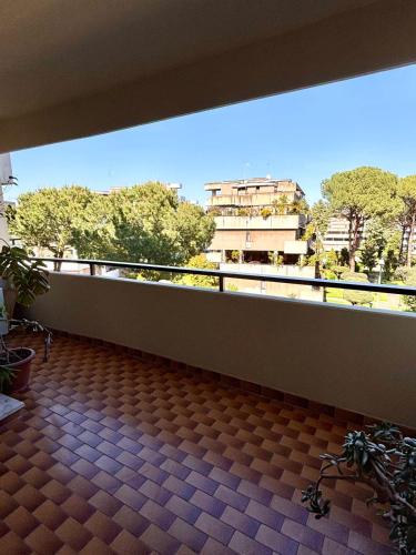 Stylish spacious 3-bedroom apartment, open-space kitchen, 3 balconies!