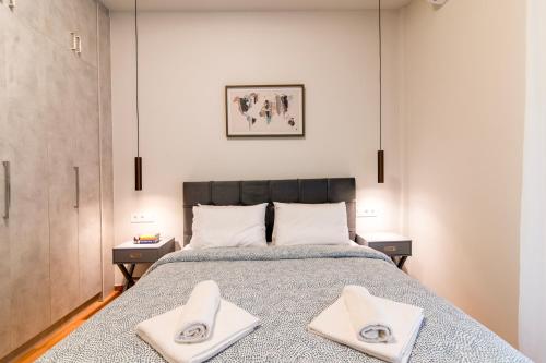 A42 Renovated in 25 8 minutes to Acropolis Museum Heart of Koukaki