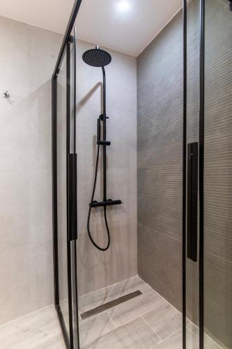 A42 Renovated in 25 8 minutes to Acropolis Museum Heart of Koukaki