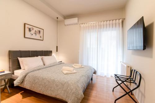 A42 Renovated in 25 8 minutes to Acropolis Museum Heart of Koukaki