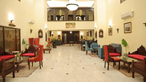 Posezení v ubytování Gautam Hotels & Resorts