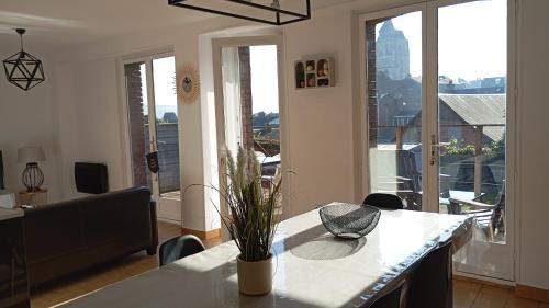 Gallery image of Ô pilotis Appartement avec terrasse et jardin in Le Tréport