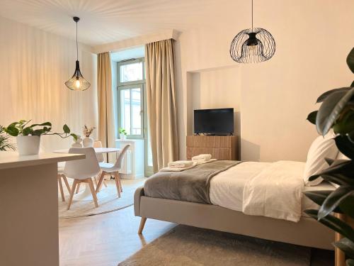 Studio Premium with Air Conditioning for couples in the heart of Krakow, Main Square