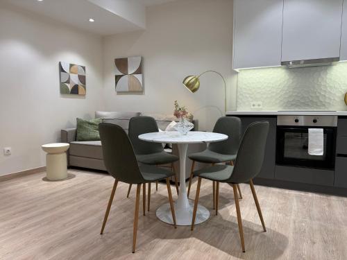 Aura Modern Home