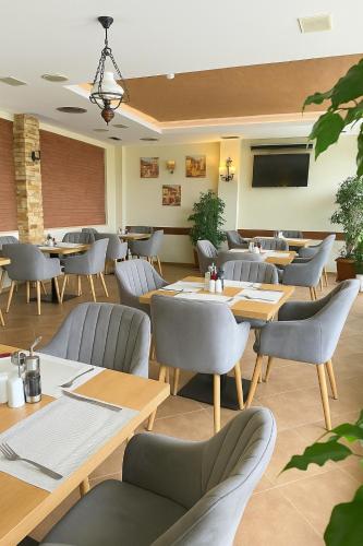 Restaurace v ubytování Sea Vista Hotel