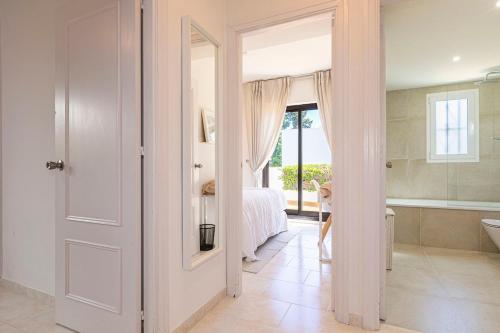 MARBELLA HOME RENTALS - Beachside, 3BR Townhouse