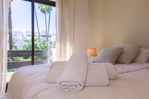 MARBELLA HOME RENTALS - Beachside, 3BR Townhouse