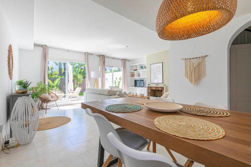 MARBELLA HOME RENTALS - Beachside, 3BR Townhouse