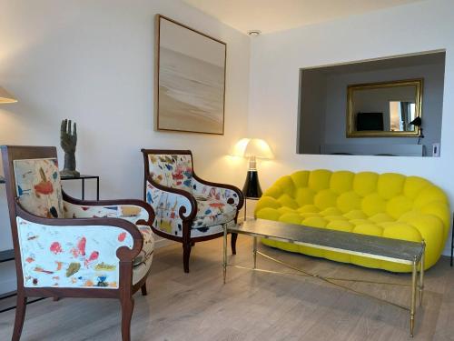 Photo de la galerie de l'établissement Bel appartement rénové avec WIFI, jardin, VUE MER à PERROS-GUIREC - Réf 945, à Perros-Guirec