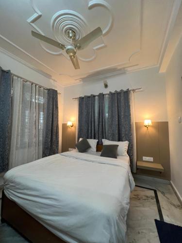 Postel nebo postele na pokoji v ubytování Hotel dev