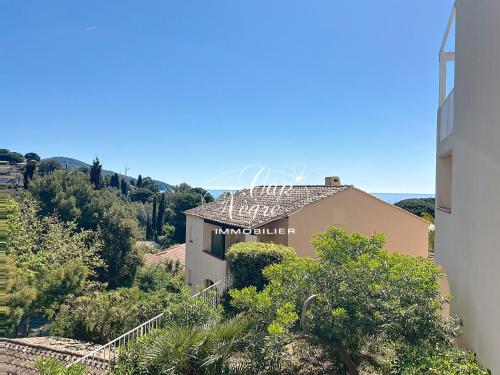 Appartement T2 rénové vue mer pour 4 personnes a 50m de la plage de Pramousquier