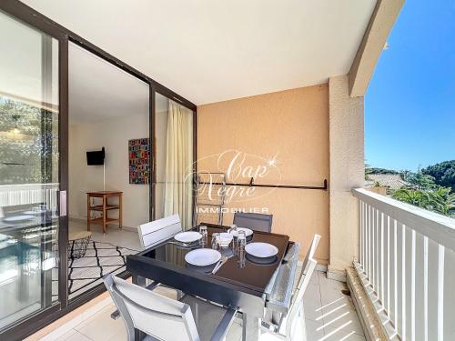 Studio cabine classé 2 étoiles avec terrasse à 50m de la plage de Pramousquier