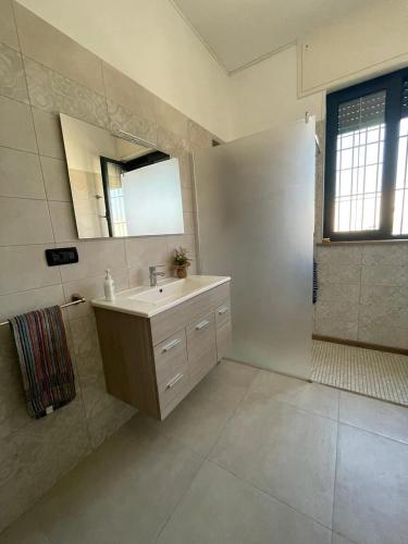 Bilik mandi di Villa Marisa