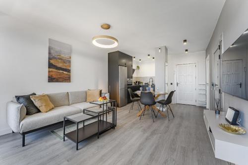Trendy Work & Relax Seaside Home