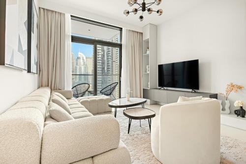 Luxury 3BR Downtown Apt with Burj Khalifa, Dubai Mall & Opera House Views